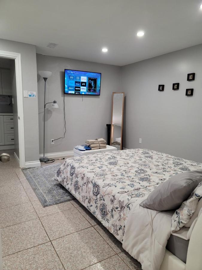Falstaff Home Toronto Luaran gambar