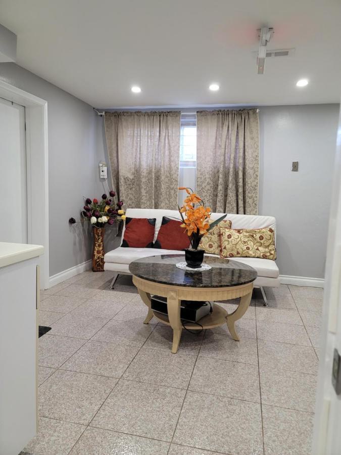 Falstaff Home Toronto Luaran gambar